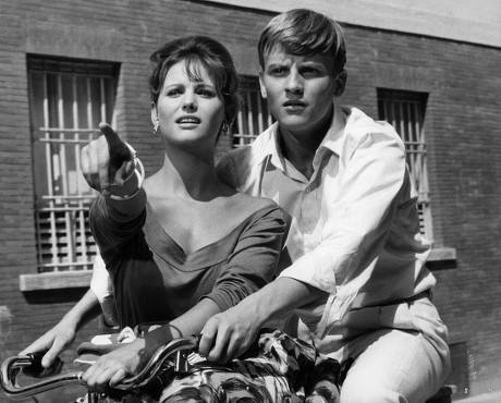 ♦️LA FILLE À LA VALISE♦️  de Valerio ZURLINI ♦️LA FILLE À LA VALISE♦️  de Valerio ZURLINI